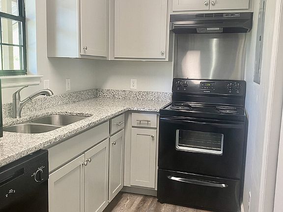 4th image of 4410 Delashmitt Rd #2