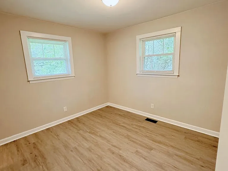 608 Burlington Ave — Photo 13