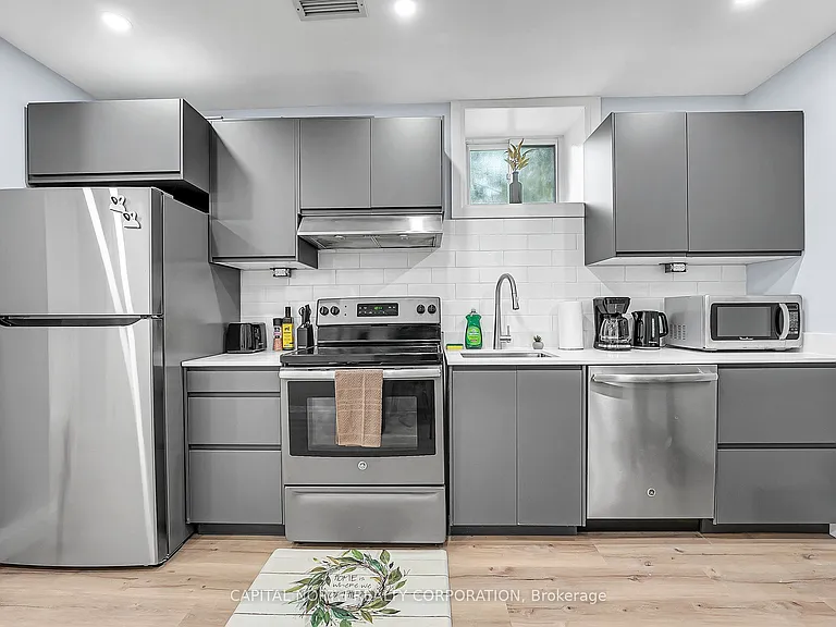 556 King St E #3 — Photo 8