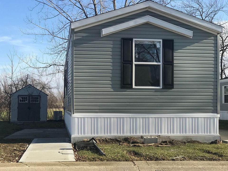 1st image of 44 Ellen Dr