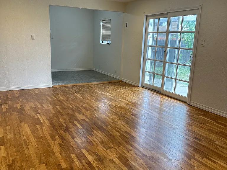 1210 Crown St — Photo 2