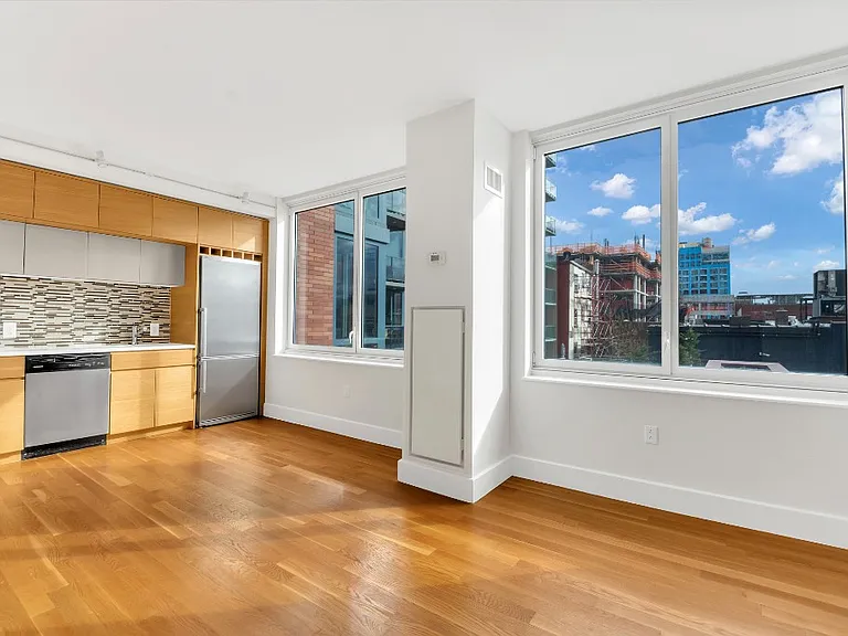 150 4th Ave #3J — Photo 1