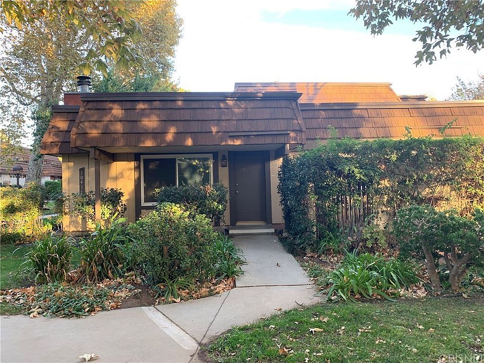 1st image of 10416 Larwin Ave