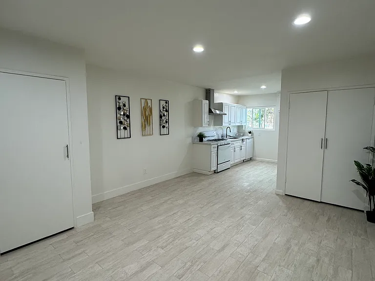 22608 Ocean Ave #2 — Photo 12