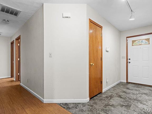 5th image of 1836 Spruce Hill Dr