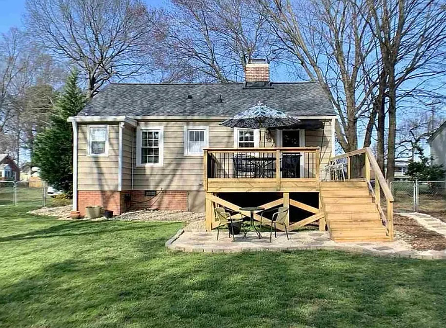 2 bed, 834 sqft, $2,100 — Photo 2