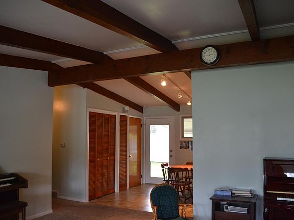 3rd image of 3150 Kioka Ave