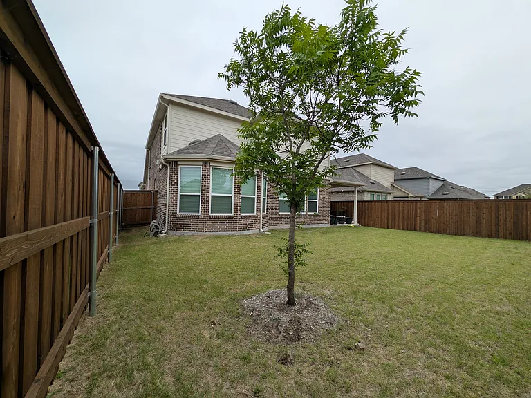 1528 Woodhaven Dr — Photo 25