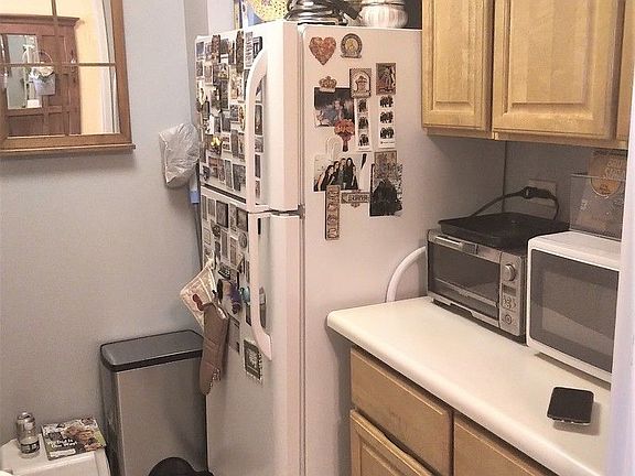 5th image of 301 E 79th St APT 6C