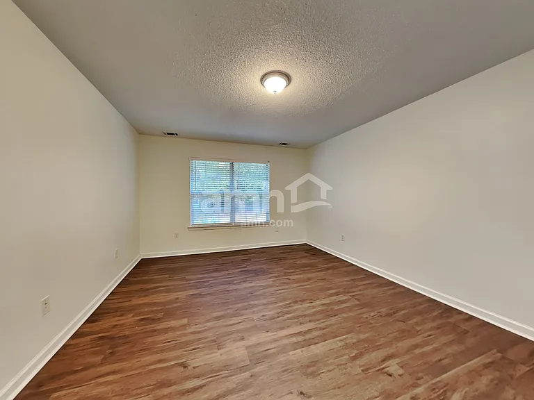 20 Carlisle Ln — Photo 10