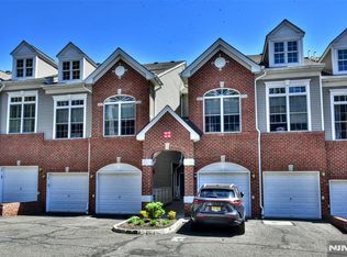 12 Debruyle Ct #806, Hawthorne, NJ 07506