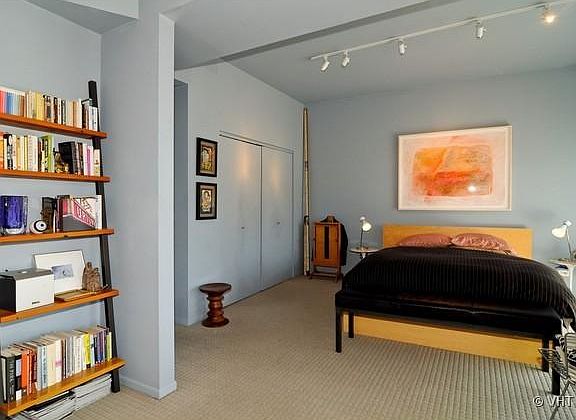 5th image of 905 W Belle Plaine Ave #3E