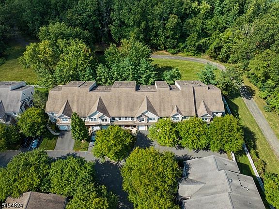 3rd image of 214 Levinberg Ln #214