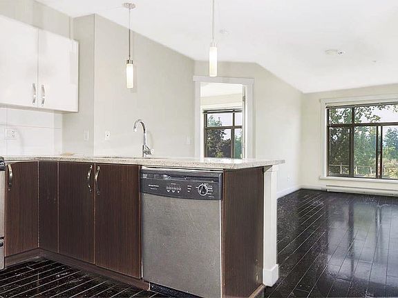 4th image of 13555 Gateway Dr #305