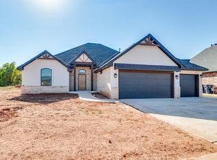 10601 Two Lakes Dr, Yukon, OK 73099