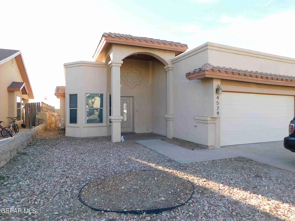 4529 Hugo Reyes Dr