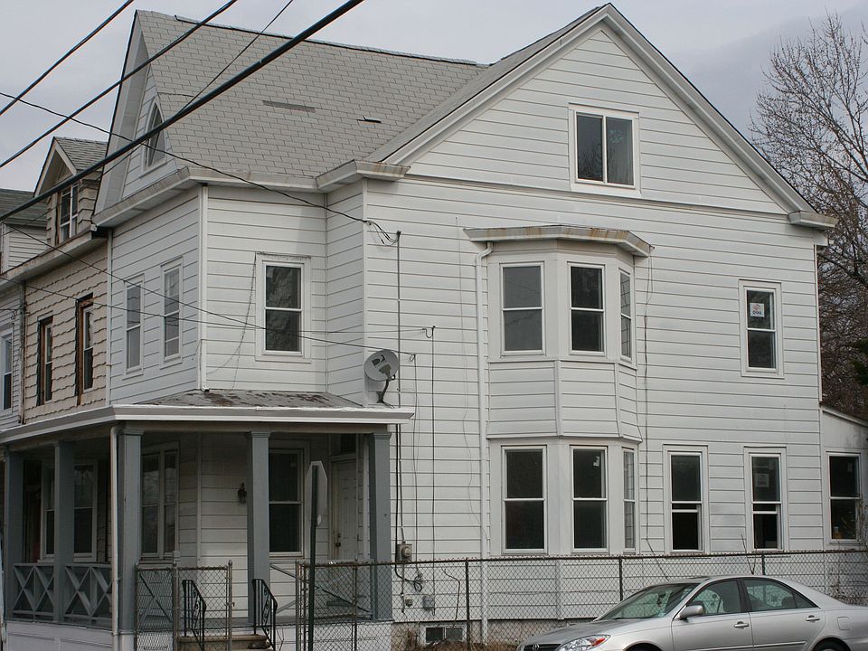 1st image of 928 Chestnut Ave