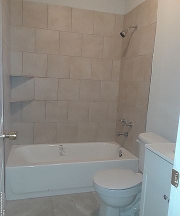 5th image of 3426 Reforma Dr