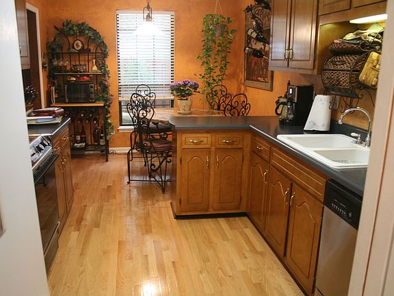 Beautiful kitchen.