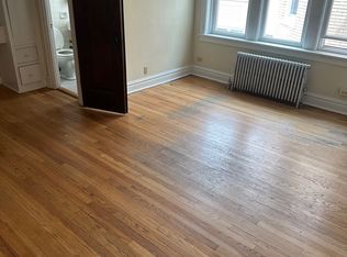 (Undisclosed Address), Berwyn, IL 60402