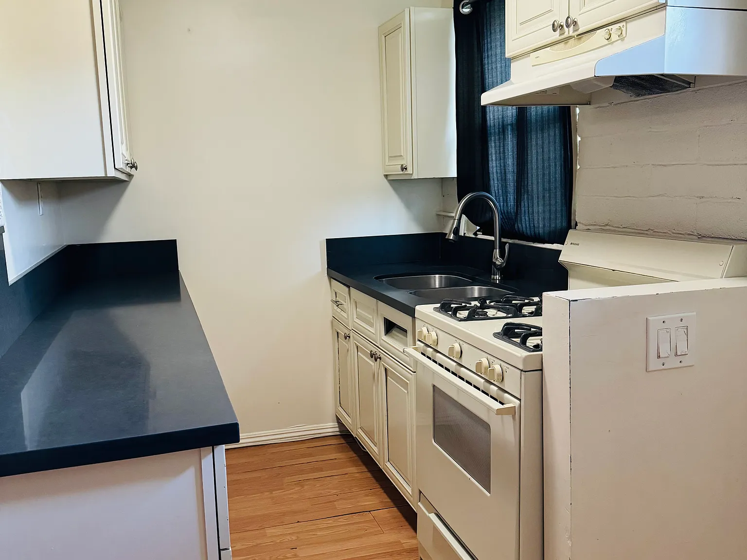 1 bed, 560 sqft, $1,750 — Photo 2