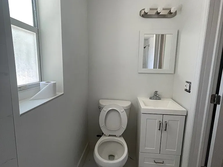 240 NW 64th St #4 — Photo 8