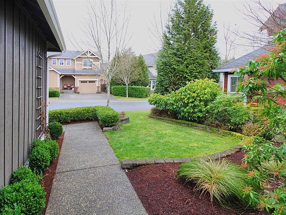 3rd image of 2207 238th Pl NE