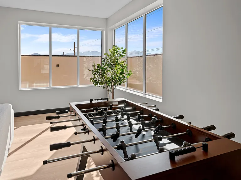 Decker Station Apartments — Photo 12