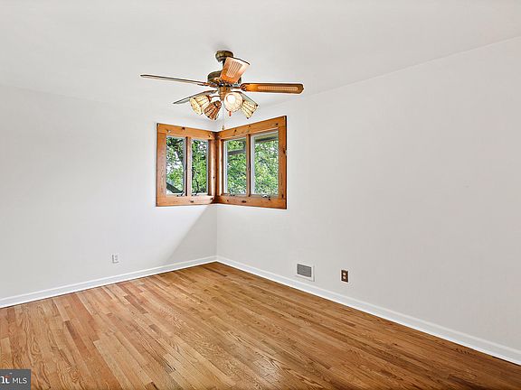 4th image of 1220 McCurley Ave