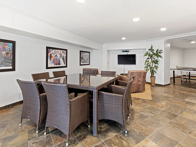 351 Kings Point Rd — Photo 17