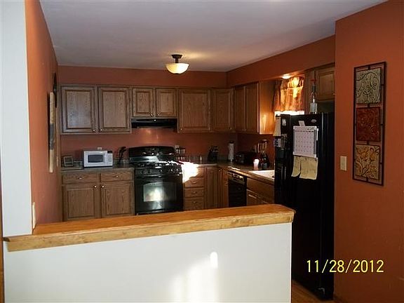 5th image of 111 Edgelawn Dr