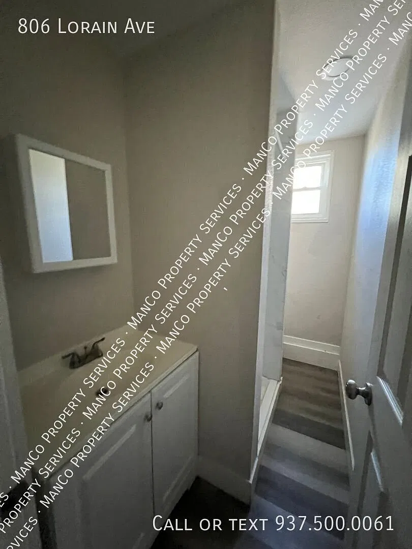 806 Lorain Ave - Efficiency Apartment - Available Now — Photo 4