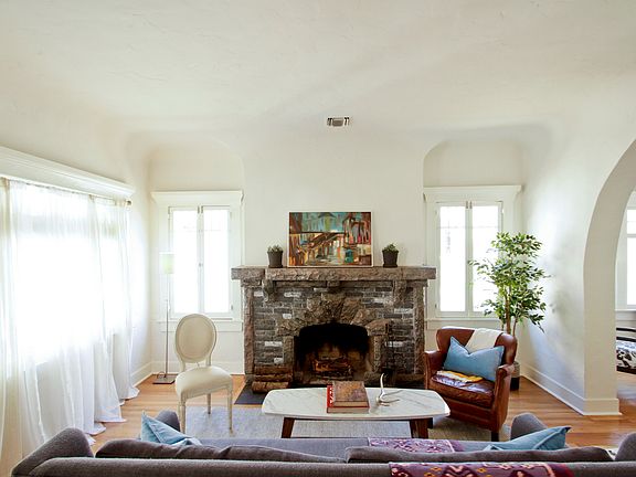 4th image of 2252 W 31st St