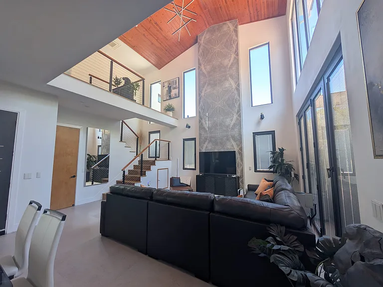 2464 Desire Ave — Photo 1