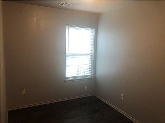 4th image of 200 Arrowhead Dr #31