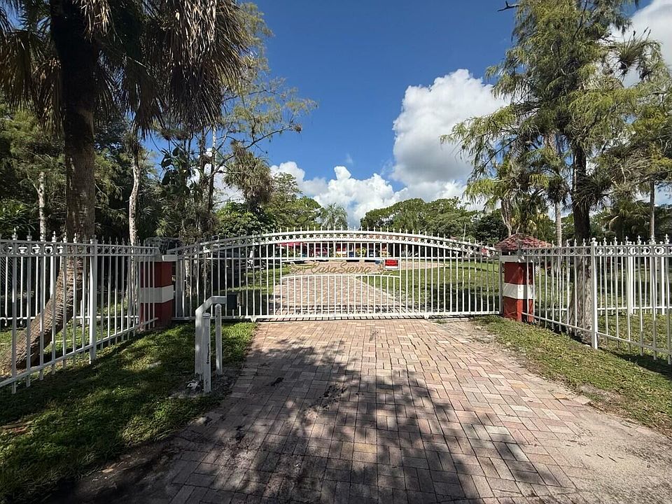 1st image of 5800 PINETREE Road
