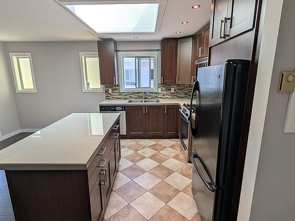 5th image of 9055 Ashwell Rd Unit 2