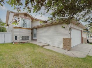 4 N Big Springs Hl SE, Airdrie, AB T4A 1N1