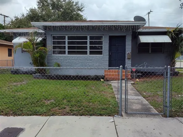 890 NW 55th St, Miami, FL 33127