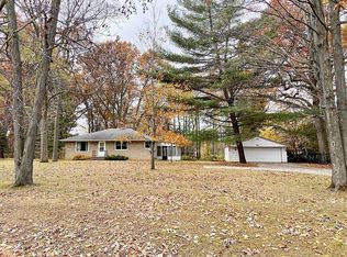 2584 Indian Hill Dr, Green Bay, WI 54313