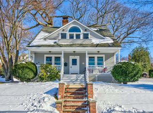 9 Germaine St, Glen Cove, NY 11542