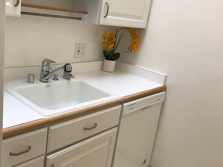 355 Norfolk Dr — Photo 19
