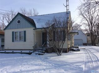 321 W Park St, Oak Harbor, OH 43449
