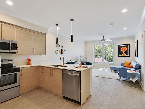 Kitchen & Living