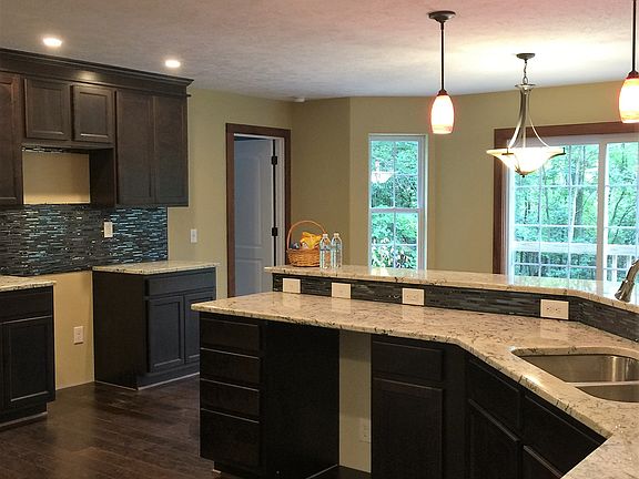 5th image of 3695 Turnberry Dr