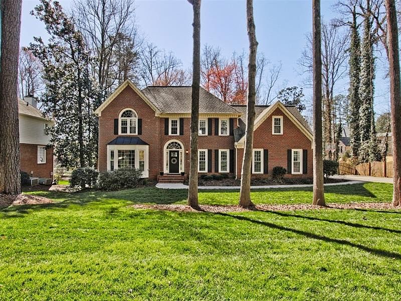 1st image of 4500 Exmoor Dr NE