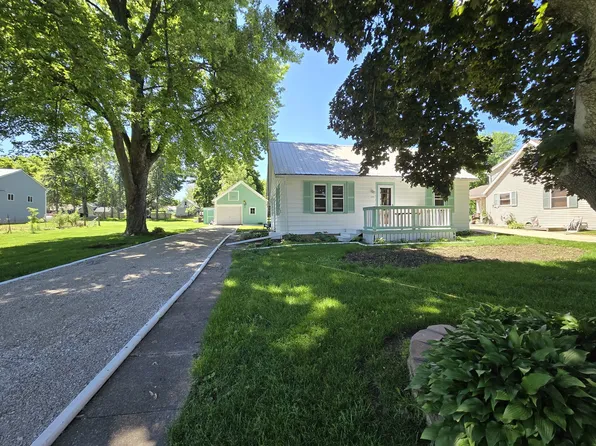 201 W Grove Rd, Coleta, IL 61081