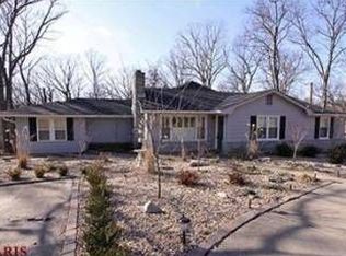 9391 Roosevelt Dr, Saint Louis, MO 63127