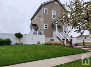 61 E Tappen St, Port Reading, NJ 07064