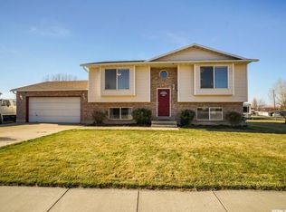5253 S 2690 W, Roy, UT 84067